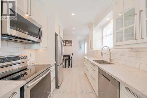 17A Cundles Road E, Barrie (Cundles East), ON - Indoor Photo Showing Kitchen With Stainless Steel Kitchen With Double Sink With Upgraded Kitchen