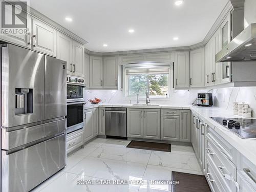 5712 Old School Road, Caledon, ON - Indoor Photo Showing Kitchen With Stainless Steel Kitchen With Upgraded Kitchen