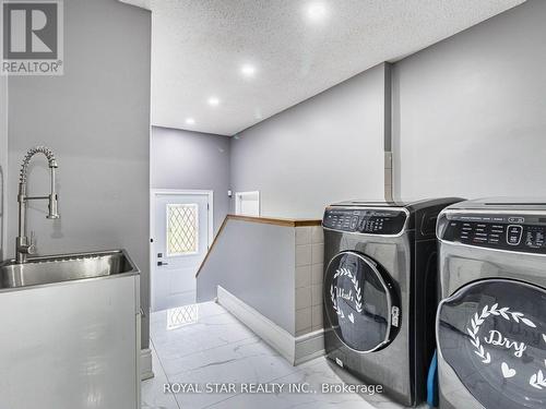 5712 Old School Road, Caledon, ON - Indoor Photo Showing Laundry Room