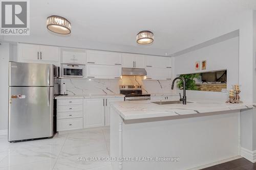 1201 Mowat Lane, Milton (Dempsey), ON - Indoor Photo Showing Kitchen