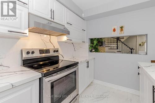 1201 Mowat Lane, Milton (Dempsey), ON - Indoor Photo Showing Kitchen