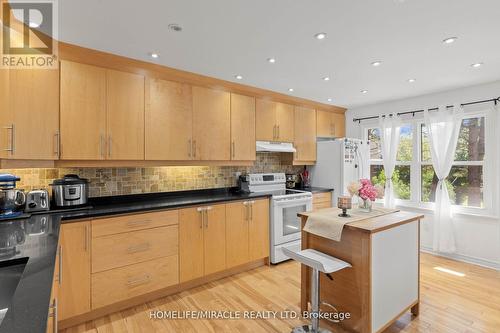 96 - 333 Meadows Boulevard, Mississauga, ON - Indoor Photo Showing Kitchen