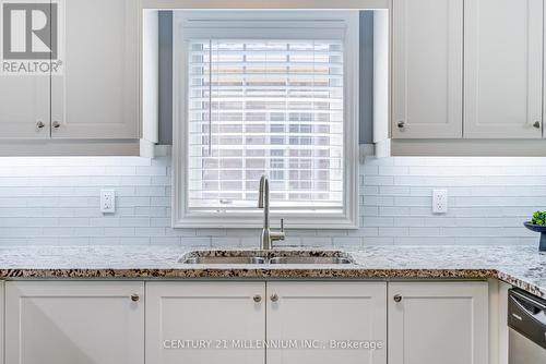 42 - 21 Muzzo Drive, Brampton (Sandringham-Wellington), ON - Indoor Photo Showing Kitchen With Double Sink With Upgraded Kitchen