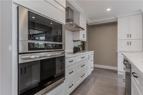 1336 Monmouth Drive, Burlington, ON - Indoor Photo Showing Kitchen