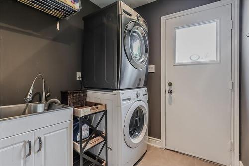 1336 Monmouth Drive, Burlington, ON - Indoor Photo Showing Laundry Room