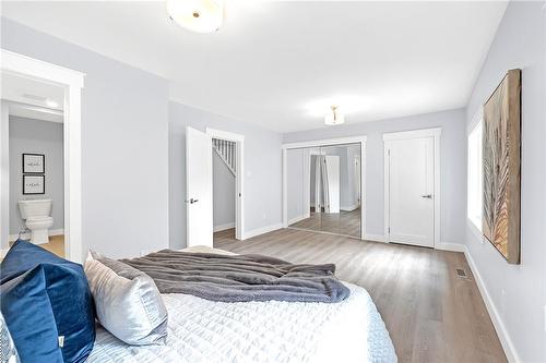 851 Garth Street, Hamilton, ON - Indoor Photo Showing Bedroom