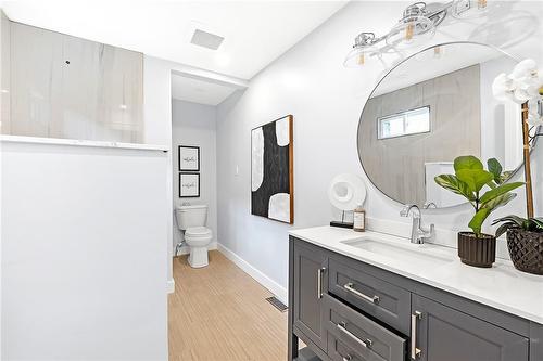 851 Garth Street, Hamilton, ON - Indoor Photo Showing Bathroom