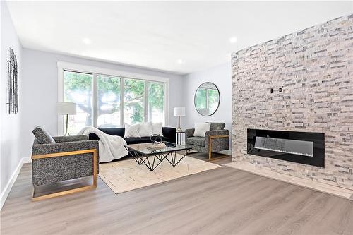 851 Garth Street, Hamilton, ON - Indoor Photo Showing Living Room With Fireplace