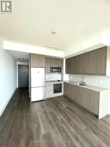 2805 - 32 Forest Manor Road, Toronto, ON - Indoor Photo Showing Kitchen