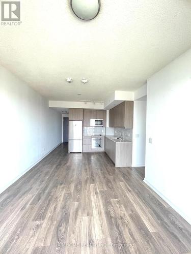 2805 - 32 Forest Manor Road, Toronto, ON - Indoor Photo Showing Kitchen