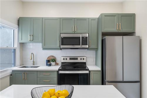 22 Windsor Street, Hamilton, ON - Indoor Photo Showing Kitchen With Stainless Steel Kitchen With Upgraded Kitchen