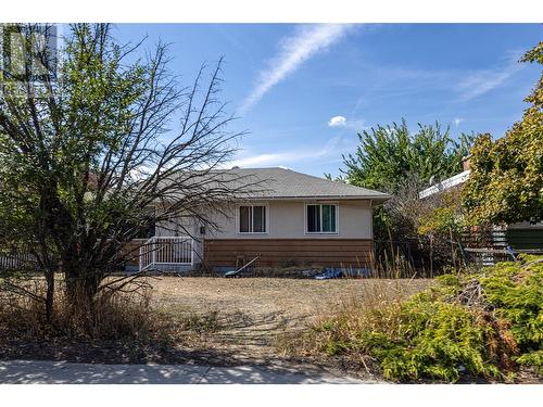 1375 Government Street, Penticton, BC - Outdoor