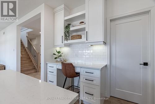 28 Hazelwood Pass N, Thames Centre (Dorchester), ON - Indoor Photo Showing Kitchen