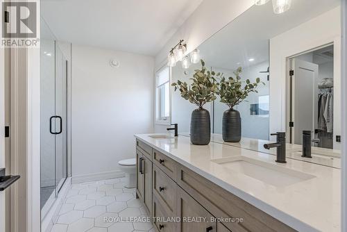 28 Hazelwood Pass N, Thames Centre (Dorchester), ON - Indoor Photo Showing Bathroom