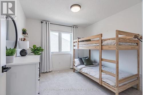 28 Hazelwood Pass N, Thames Centre (Dorchester), ON - Indoor Photo Showing Bedroom