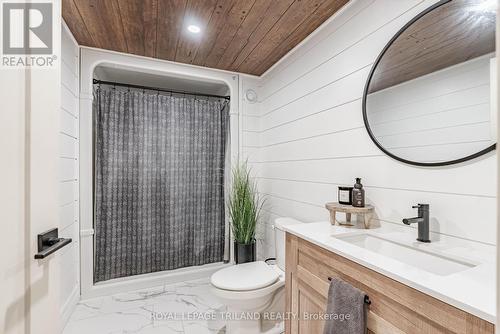 28 Hazelwood Pass N, Thames Centre (Dorchester), ON - Indoor Photo Showing Bathroom