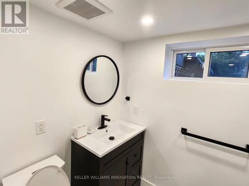 B - 210 Melrose Avenue, Kitchener, ON - Indoor Photo Showing Bathroom