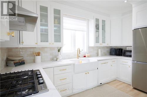 Main - 217 Donnici Drive, Hamilton (Falkirk), ON - Indoor Photo Showing Kitchen