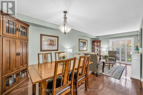 111 Magnolia Crescent, Grimsby, ON - Indoor Photo Showing Dining Room