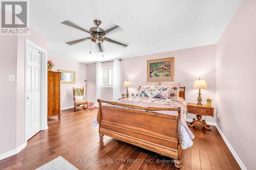 111 Magnolia Crescent, Grimsby, ON - Indoor Photo Showing Bedroom