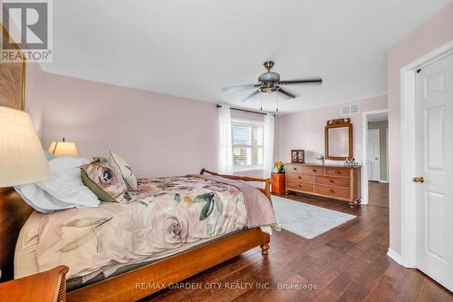 111 Magnolia Crescent, Grimsby, ON - Indoor Photo Showing Bedroom