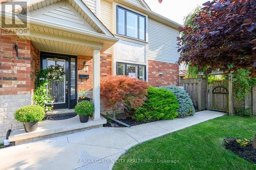 111 Magnolia Crescent, Grimsby, ON - Outdoor