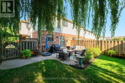 111 Magnolia Crescent, Grimsby, ON - Outdoor With Deck Patio Veranda