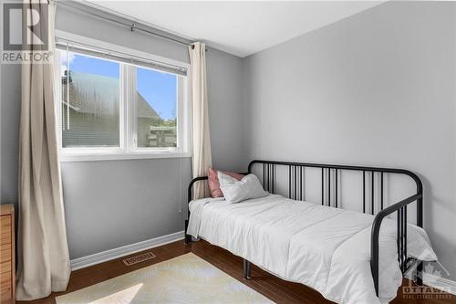 114 Echowoods Avenue, Ottawa, ON - Indoor Photo Showing Bedroom