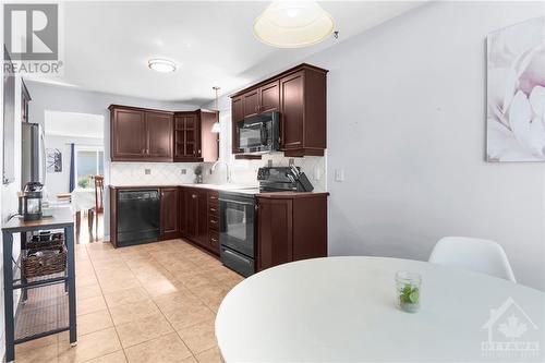 114 Echowoods Avenue, Ottawa, ON - Indoor Photo Showing Kitchen