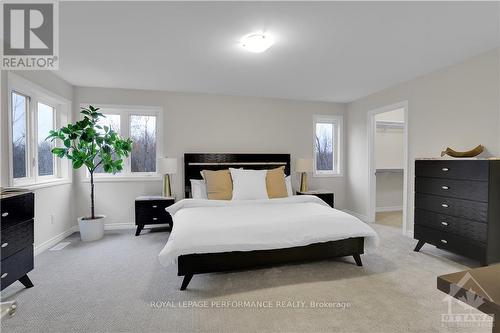 517 Paakanaak Avenue, Ottawa, ON - Indoor Photo Showing Bedroom