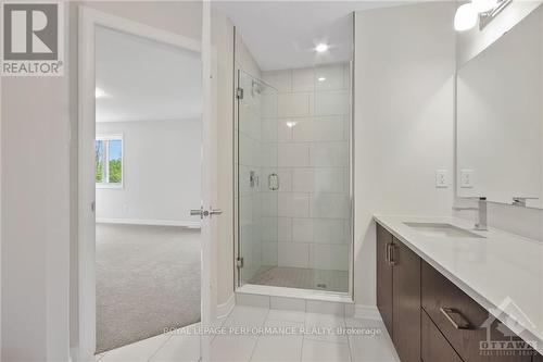 517 Paakanaak Avenue, Ottawa, ON - Indoor Photo Showing Bathroom