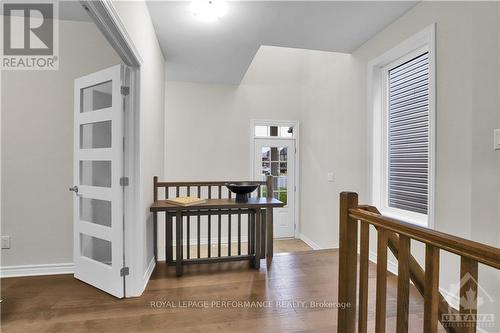 517 Paakanaak Avenue, Ottawa, ON - Indoor Photo Showing Other Room