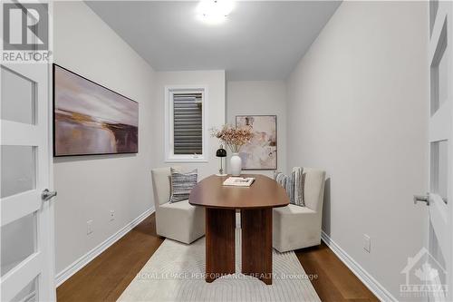 517 Paakanaak Avenue, Ottawa, ON - Indoor Photo Showing Dining Room