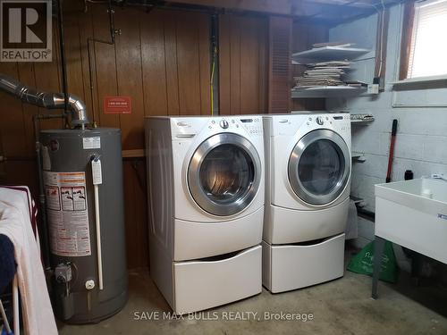 5568 Drummond Road, Niagara Falls, ON - Indoor Photo Showing Laundry Room