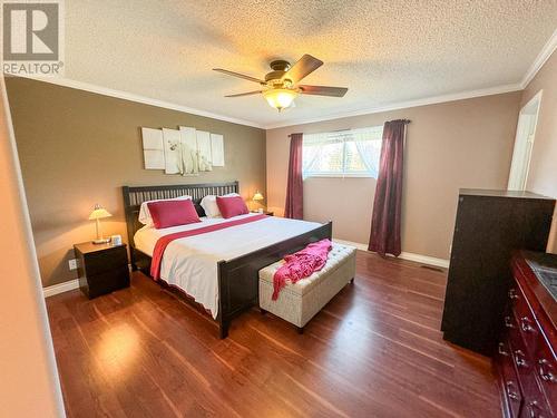 4755 Baillie Grohman Avenue, Canal Flats, BC - Indoor Photo Showing Bedroom