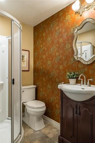 5 Rowanwood Avenue, Hamilton, ON - Indoor Photo Showing Bathroom