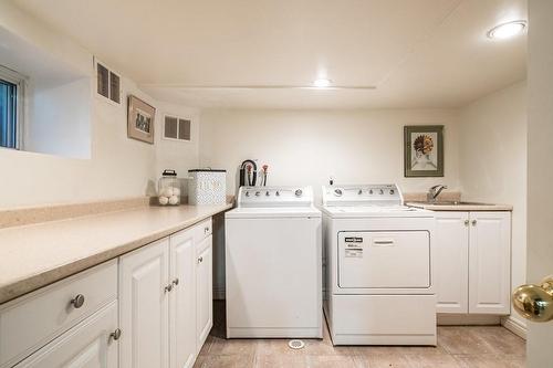 5 Rowanwood Avenue, Hamilton, ON - Indoor Photo Showing Laundry Room