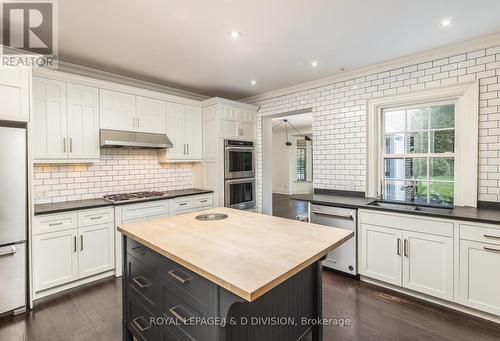 15 Killarney Road, Toronto (Forest Hill South), ON - Indoor Photo Showing Kitchen With Double Sink With Upgraded Kitchen