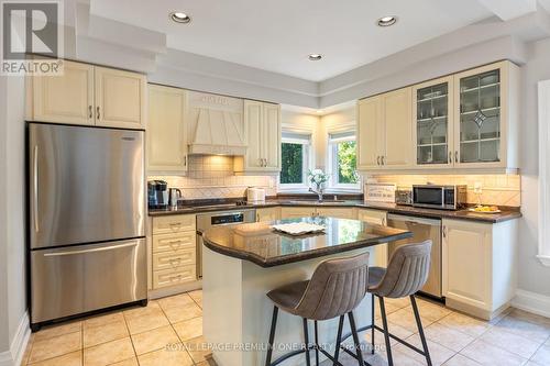 116 Pinemeadow Drive, Vaughan, ON - Indoor Photo Showing Kitchen With Stainless Steel Kitchen