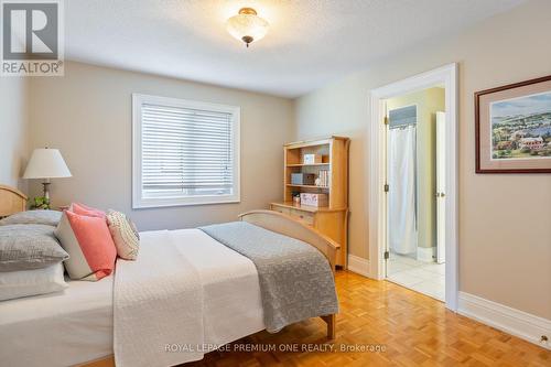 116 Pinemeadow Drive, Vaughan, ON - Indoor Photo Showing Bedroom