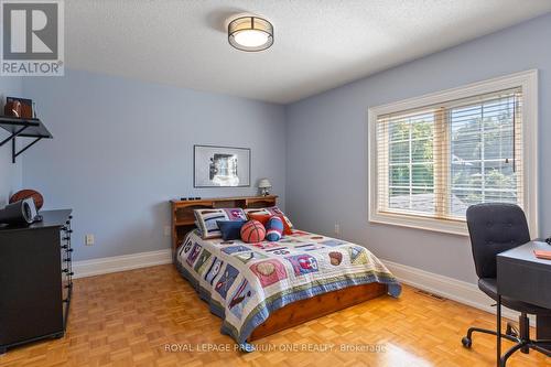 116 Pinemeadow Drive, Vaughan, ON - Indoor Photo Showing Bedroom