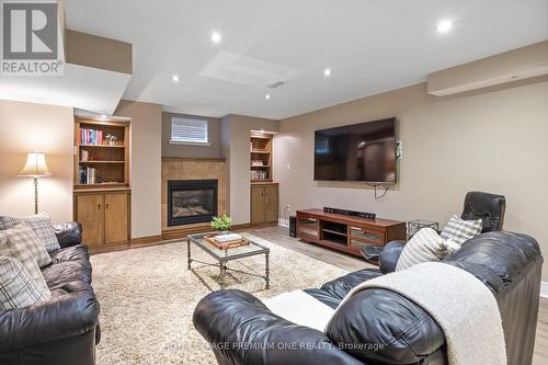 116 Pinemeadow Drive, Vaughan, ON - Indoor Photo Showing Living Room With Fireplace