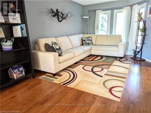 1160 Montgomery Drive, Oakville (Glen Abbey), ON - Indoor Photo Showing Living Room