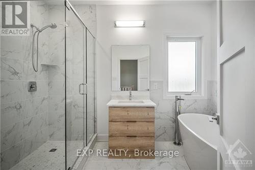 156 Country Meadow Drive, Ottawa, ON - Indoor Photo Showing Bathroom