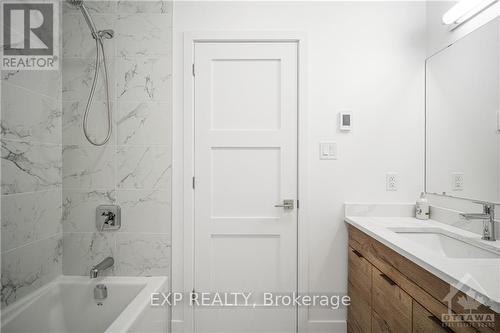 156 Country Meadow Drive, Ottawa, ON - Indoor Photo Showing Bathroom