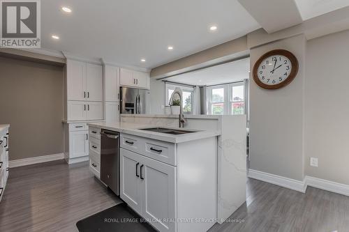 1336 Monmouth Drive, Burlington (Tyandaga), ON - Indoor Photo Showing Kitchen