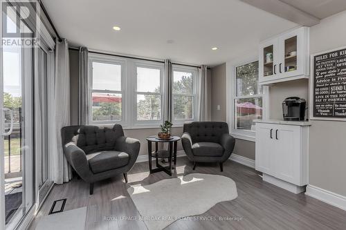 1336 Monmouth Drive, Burlington (Tyandaga), ON - Indoor Photo Showing Living Room