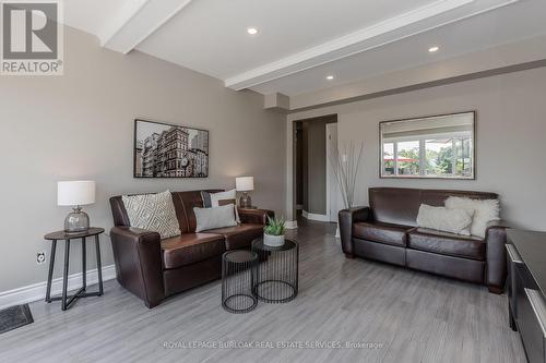 1336 Monmouth Drive, Burlington (Tyandaga), ON - Indoor Photo Showing Living Room