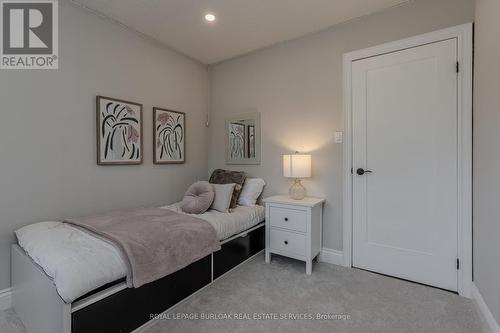 1336 Monmouth Drive, Burlington (Tyandaga), ON - Indoor Photo Showing Bedroom