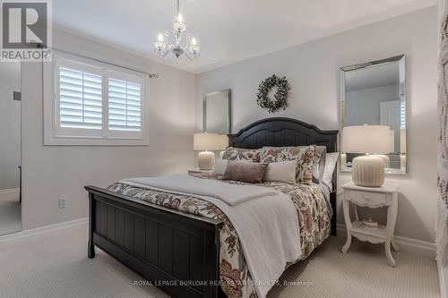 2440 Auckland Drive, Burlington, ON - Indoor Photo Showing Bedroom